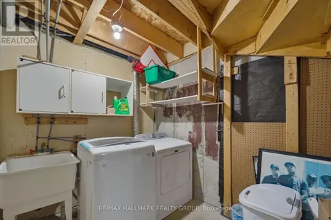 902 Paradise Crescent Ottawa ON K4A 3S5
