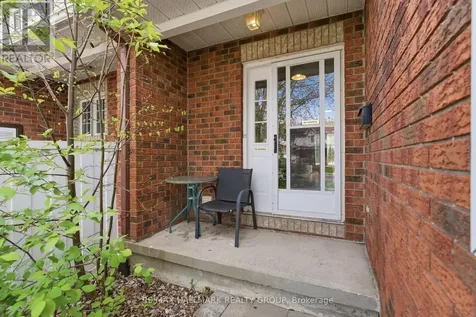 902 Paradise Crescent Ottawa ON K4A 3S5