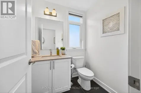160 Highgarden Terrace Ottawa ON K1T 0W1