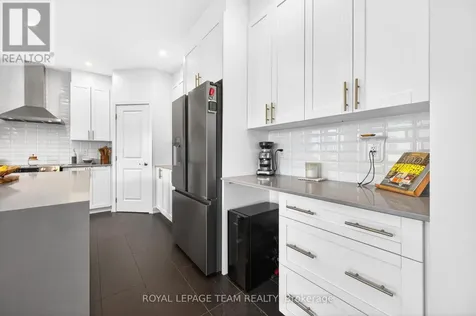160 Highgarden Terrace Ottawa ON K1T 0W1