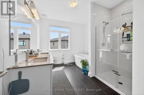 160 Highgarden Terrace Ottawa ON K1T 0W1