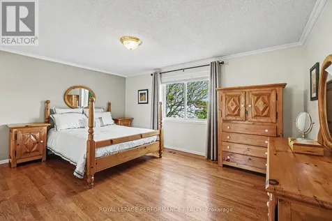 1689 Boisbriand Crescent Ottawa ON K1C 4V6