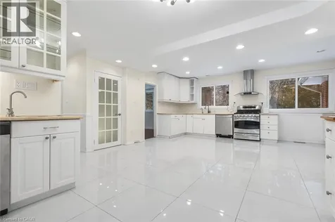 145 Wolfdale Avenue Oakville ON L6L 4R9
