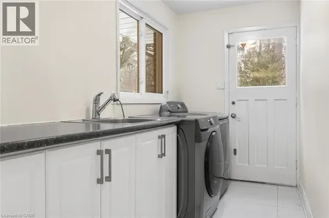 145 Wolfdale Avenue Oakville ON L6L 4R9