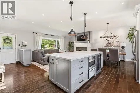 600 Deborah Crescent Burlington ON L7T 2N1