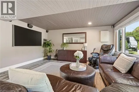 600 Deborah Crescent Burlington ON L7T 2N1