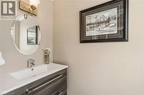 600 Deborah Crescent Burlington ON L7T 2N1