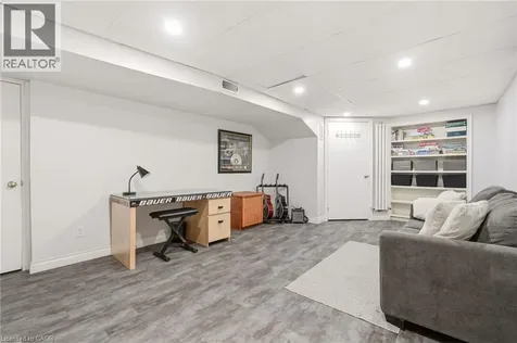 600 Deborah Crescent Burlington ON L7T 2N1