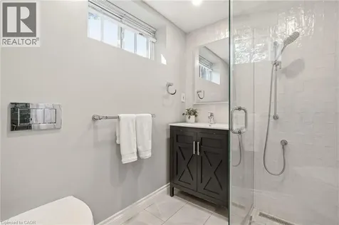 600 Deborah Crescent Burlington ON L7T 2N1