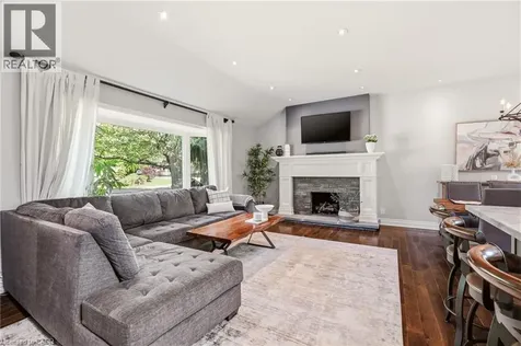 600 Deborah Crescent Burlington ON L7T 2N1