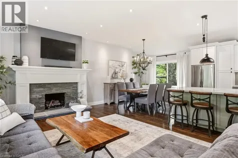 600 Deborah Crescent Burlington ON L7T 2N1