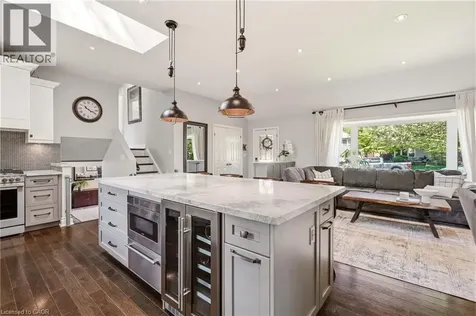 600 Deborah Crescent Burlington ON L7T 2N1