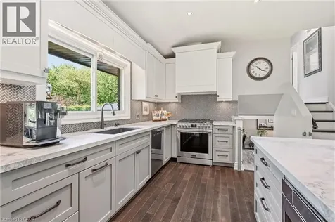 600 Deborah Crescent Burlington ON L7T 2N1