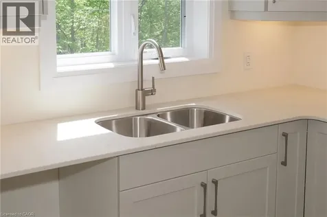 220 Jeffrey Place Kitchener ON N2C 2T7
