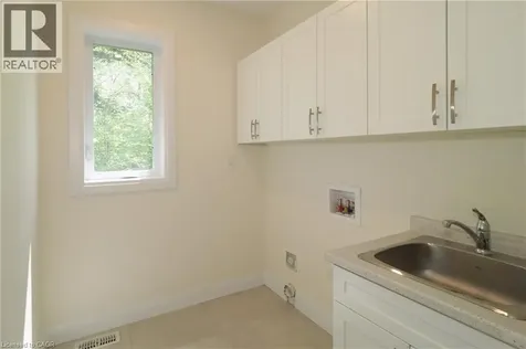 220 Jeffrey Place Kitchener ON N2C 2T7