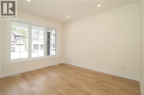 220 Jeffrey Place Kitchener ON N2C 2T7