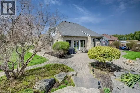 207 Woodridge Drive Petersburg ON N0B 2H0