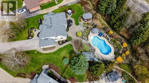 207 Woodridge Drive Petersburg ON N0B 2H0
