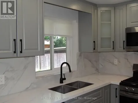 28 Rawling Crescent Brampton (heart Lake East) ON L6Z 1N8