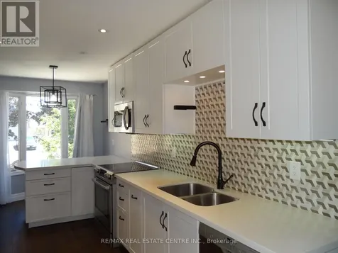 28 Rawling Crescent Brampton (heart Lake East) ON L6Z 1N8