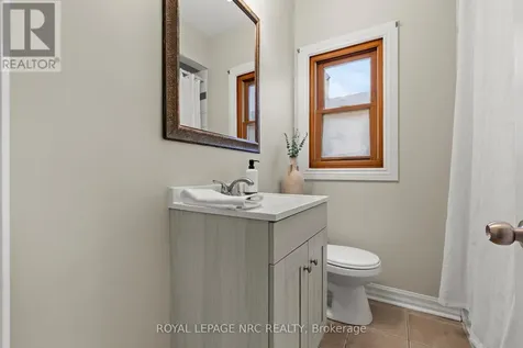 22 Denistoun Street Welland (broadway) ON L3C 1T9