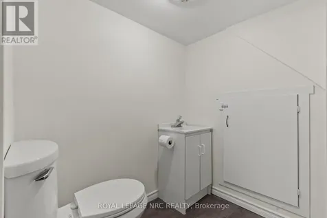 22 Denistoun Street Welland (broadway) ON L3C 1T9