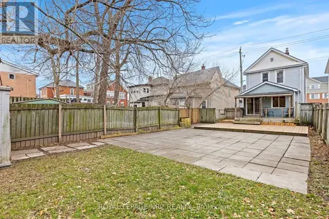 22 Denistoun Street Welland (broadway) ON L3C 1T9