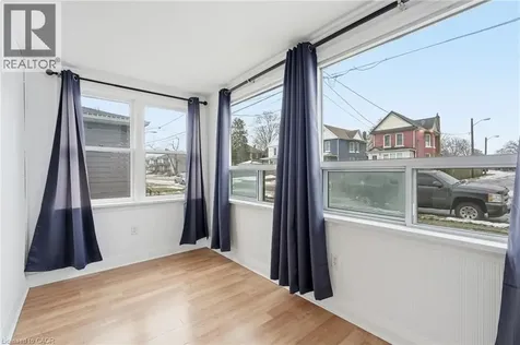 20 York Street Welland ON L3B 4A6