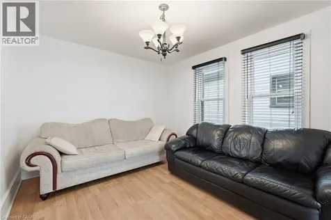 20 York Street Welland ON L3B 4A6