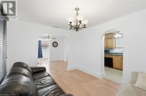 20 York Street Welland ON L3B 4A6