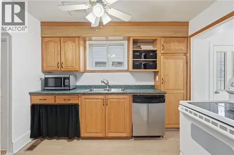 20 York Street Welland ON L3B 4A6