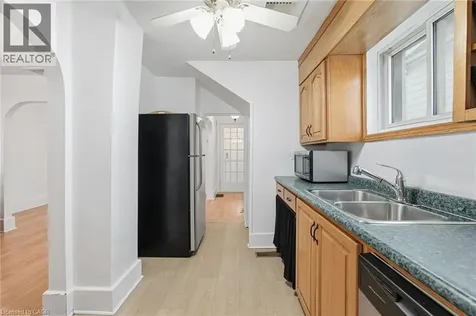 20 York Street Welland ON L3B 4A6
