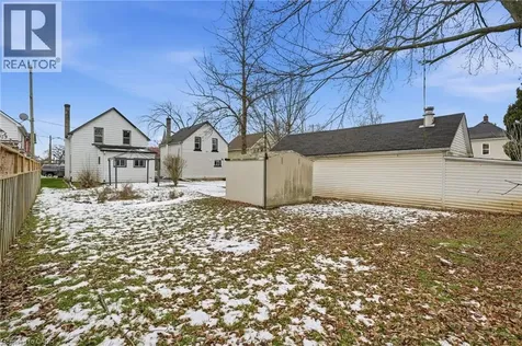 20 York Street Welland ON L3B 4A6