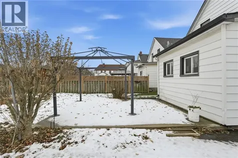 20 York Street Welland ON L3B 4A6