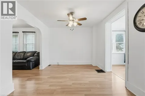 20 York Street Welland ON L3B 4A6