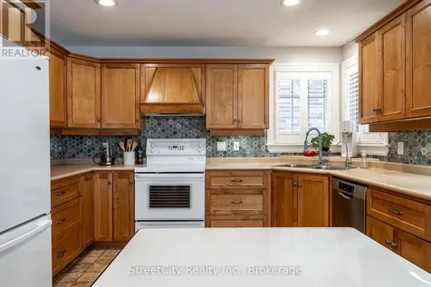 98 Abraham Drive Stratford ON N5A 8B1