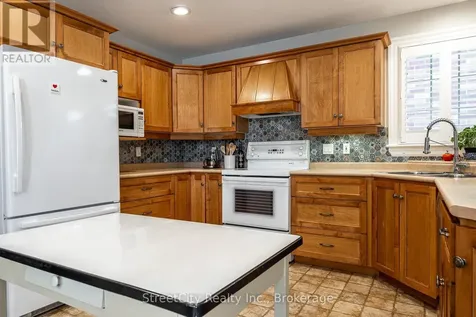 98 Abraham Drive Stratford ON N5A 8B1