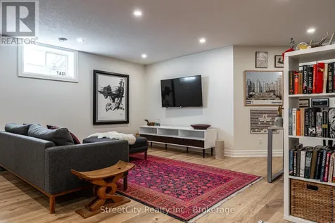 98 Abraham Drive Stratford ON N5A 8B1