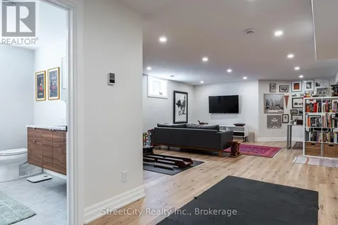 98 Abraham Drive Stratford ON N5A 8B1