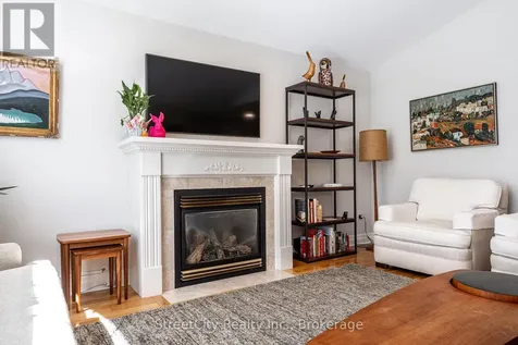 98 Abraham Drive Stratford ON N5A 8B1