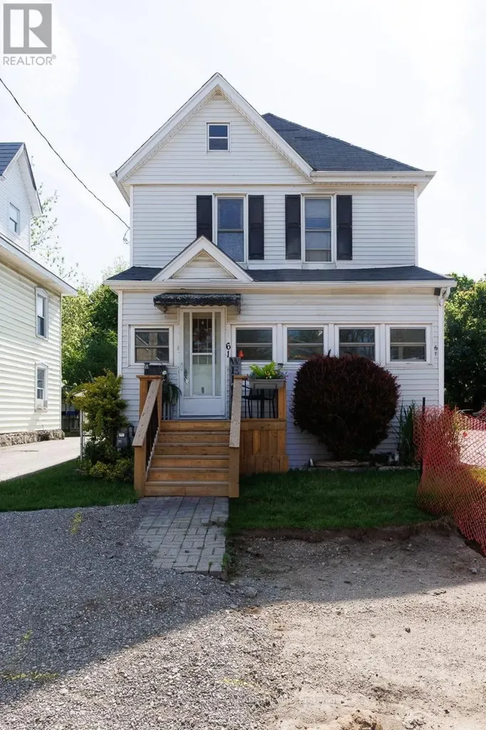 61 Alma Street St. Thomas ON N5P 3A9