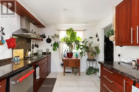 61 Alma Street St. Thomas ON N5P 3A9