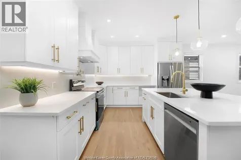 3851 Ronald Avenue Windsor ON N9G 1N2