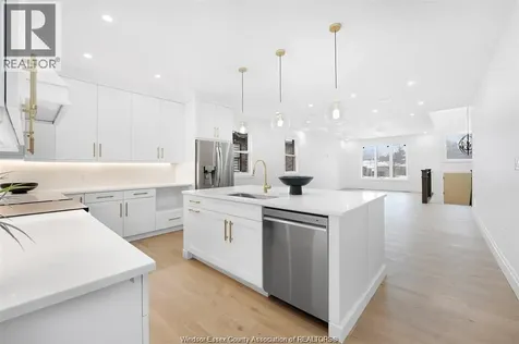 3851 Ronald Avenue Windsor ON N9G 1N2