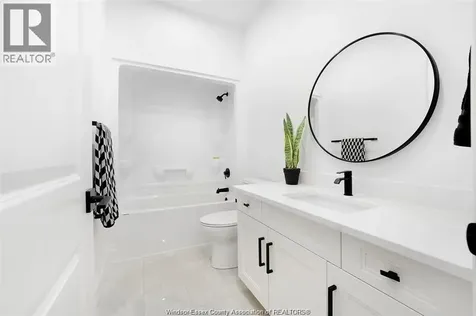 3851 Ronald Avenue Windsor ON N9G 1N2