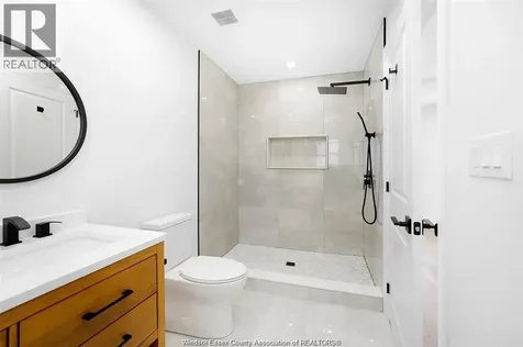 3851 Ronald Avenue Windsor ON N9G 1N2