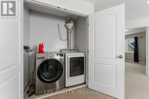 321 Kingbrook Drive Ottawa ON K2M 0G1