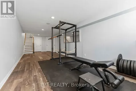 321 Kingbrook Drive Ottawa ON K2M 0G1