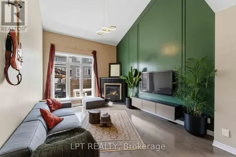 321 Kingbrook Drive Ottawa ON K2M 0G1