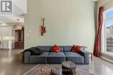 321 Kingbrook Drive Ottawa ON K2M 0G1